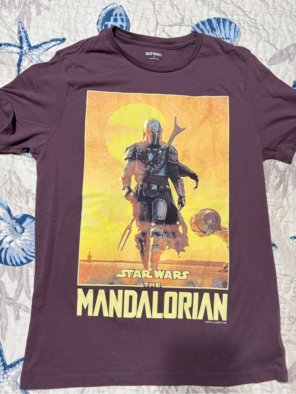 Old Navy Men's Mandalorian Graphic Tee - Maroon Plum